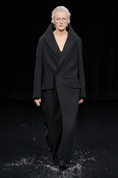 Look 9